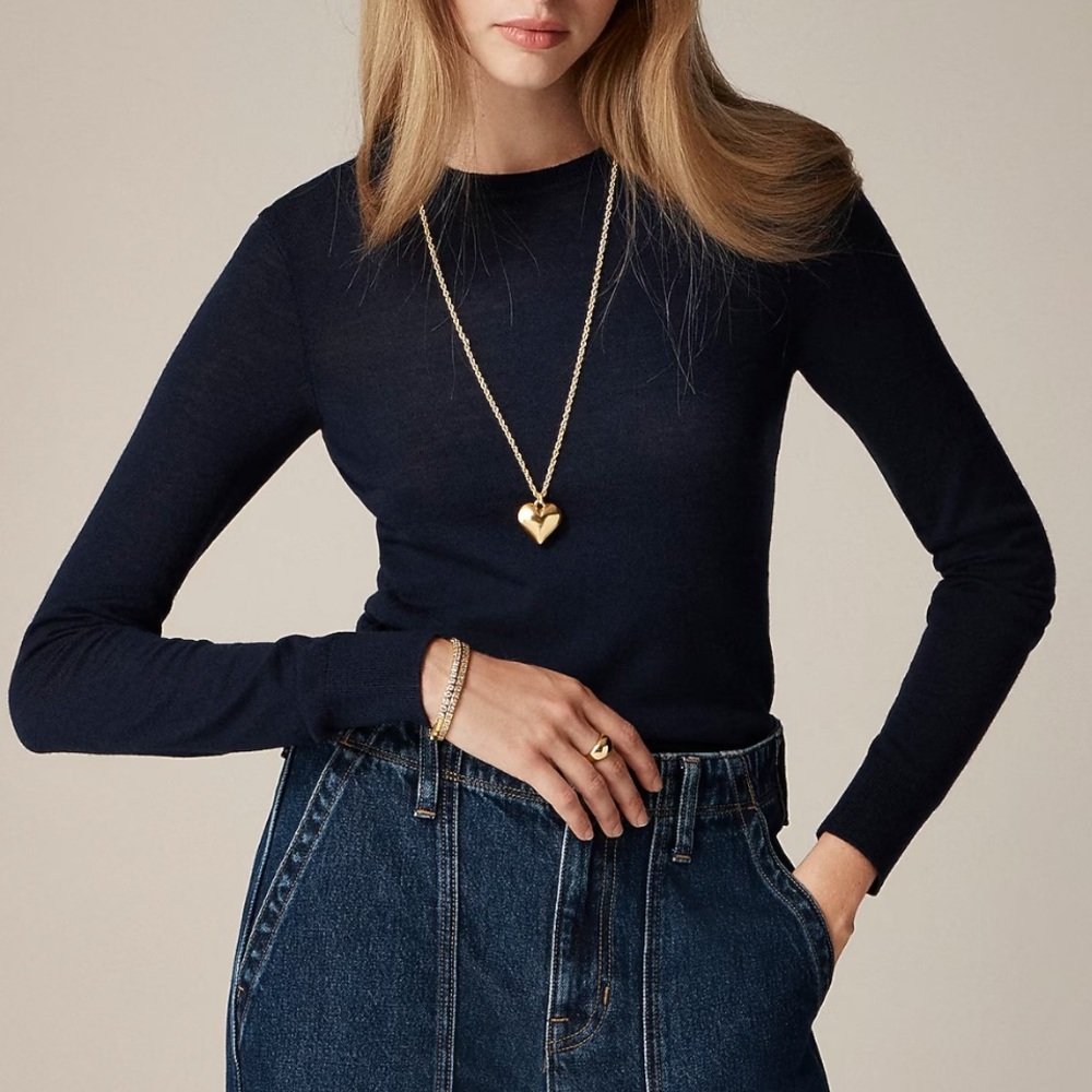 NWT J Crew Women’s Navy Blue Carolyn Fitted Crewneck Sweater Merino Wool XS NEW